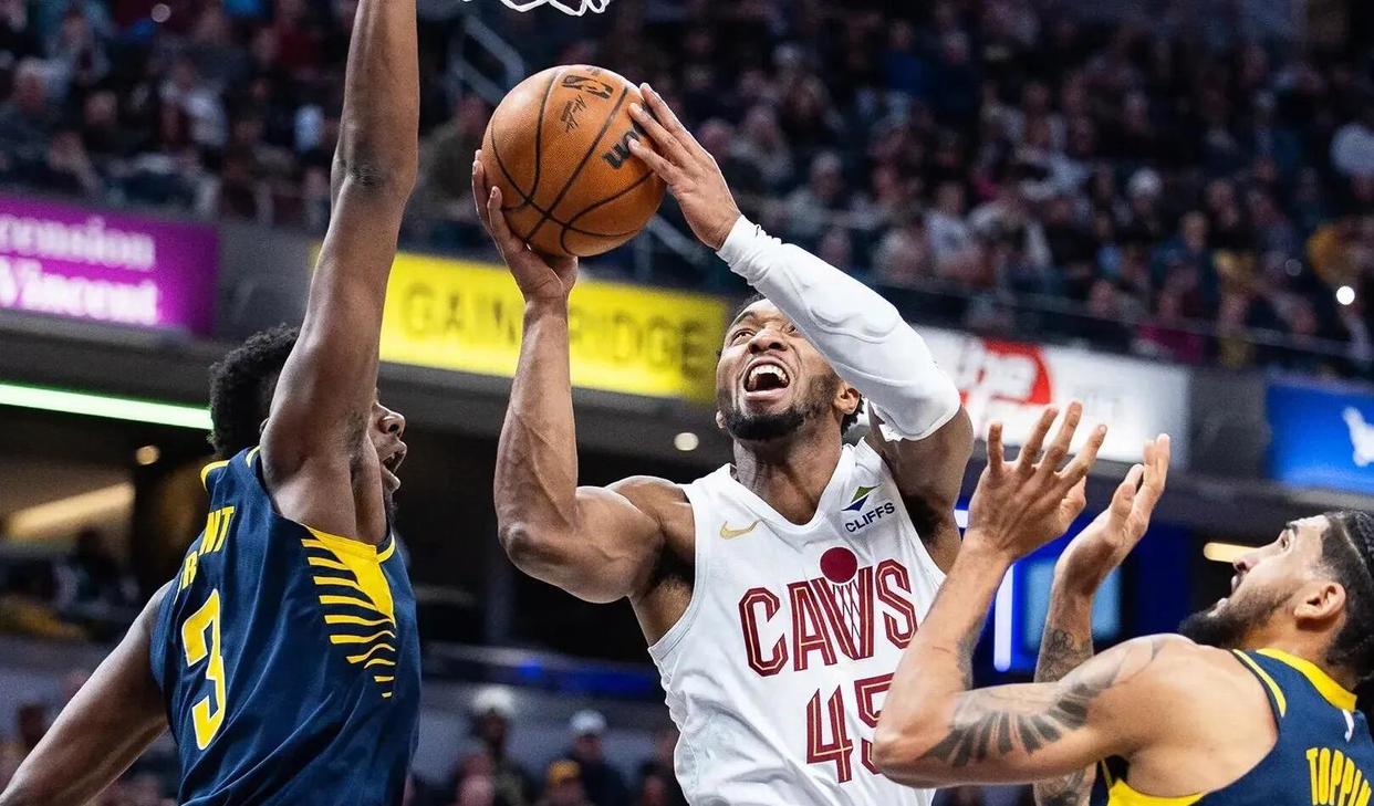 关于步行者力克菲律宾男篮，米切尔关键制胜的信息