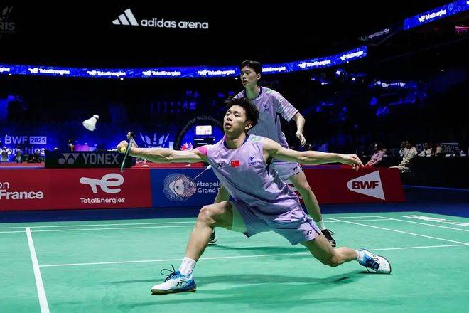 包含中国羽毛球队横扫韩国羽毛球队，谌龙制霸全场的词条