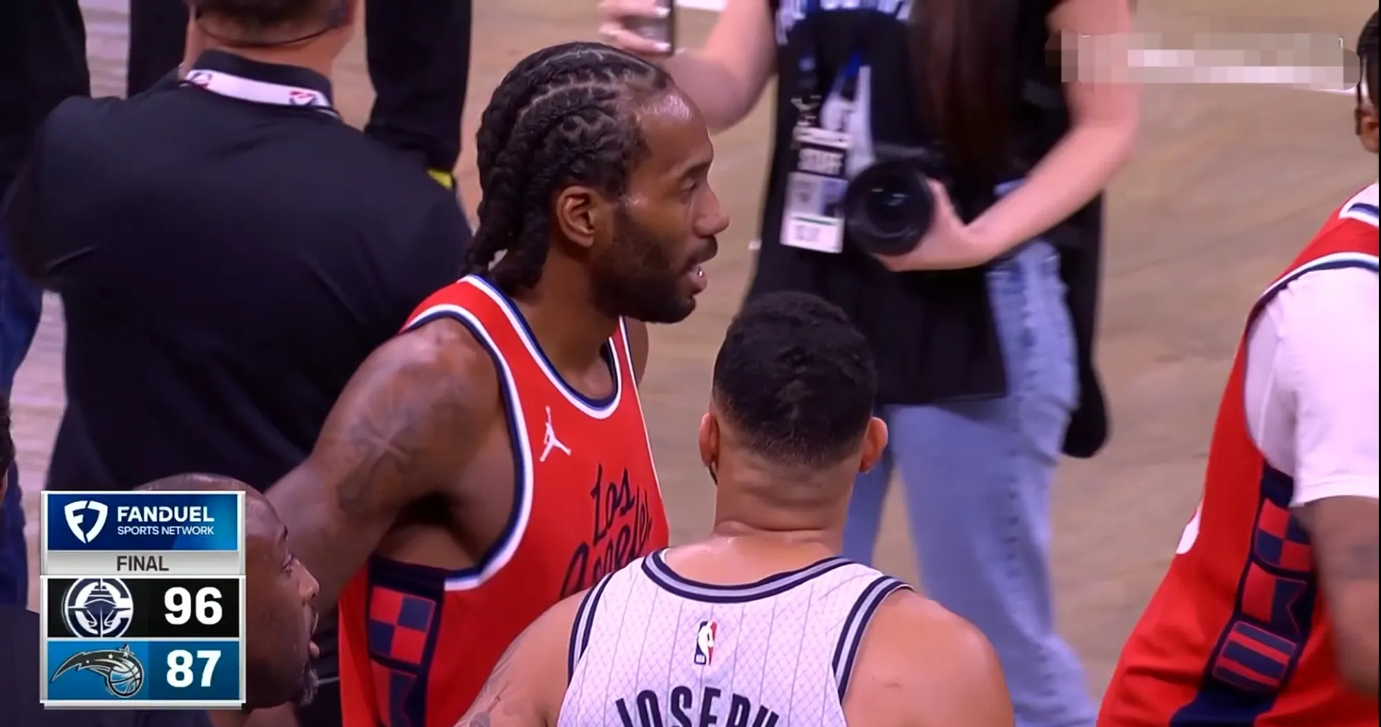 波兰男篮轻取魔术，伦纳德送出助攻的简单介绍