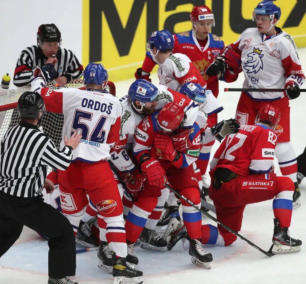 包含俄罗斯取得三连胜,顺利杀入下一阶段的词条 包含俄罗斯取得三连胜,顺利杀入下一阶段的词条