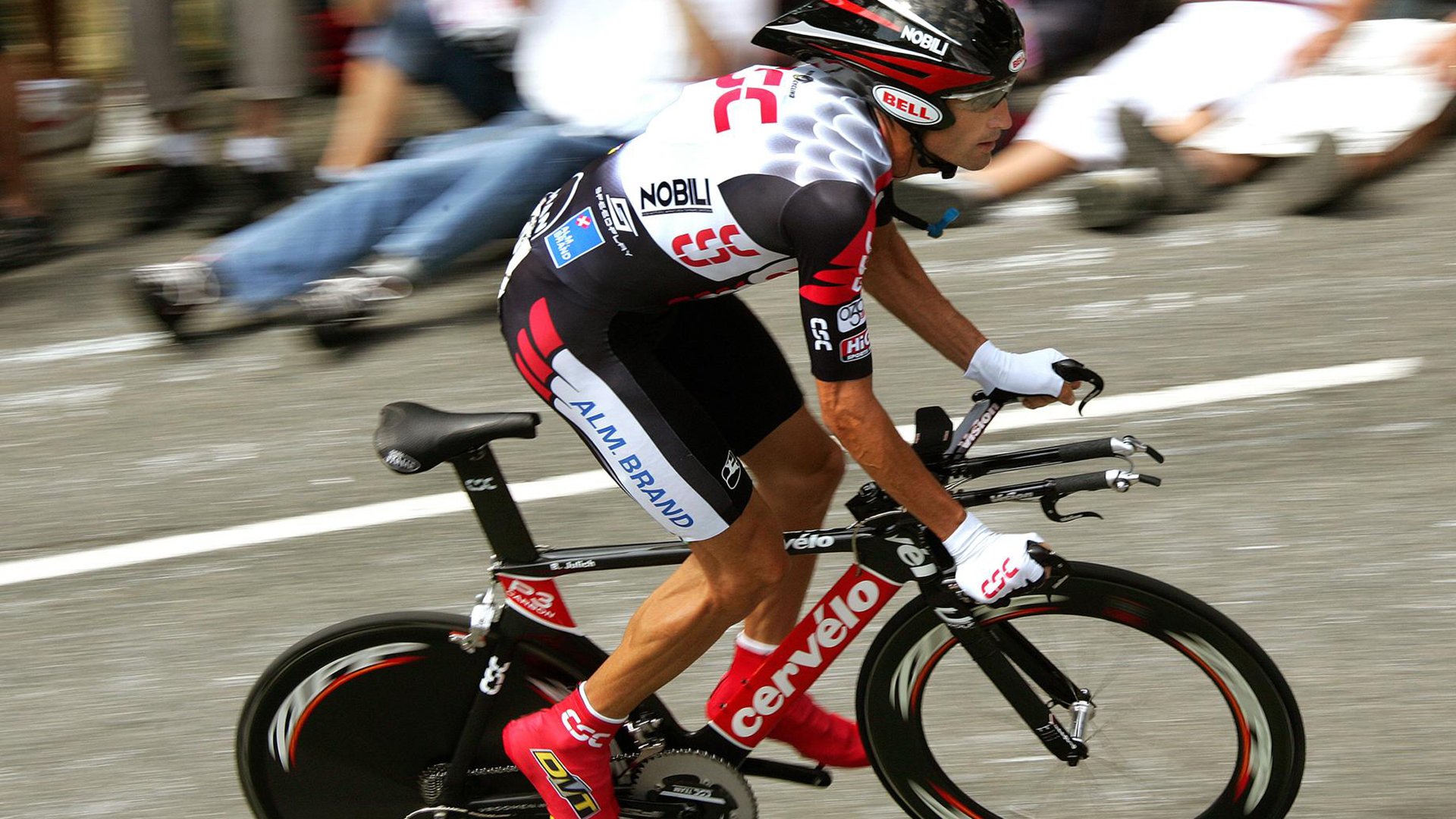 绿茵场上的双重变奏，西甲德比的传统荣光与世界杯的冷门风暴